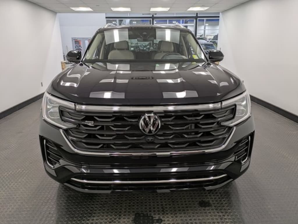 Used 2024 Volkswagen Atlas 2.0T SEL Premium R-Line SUV
