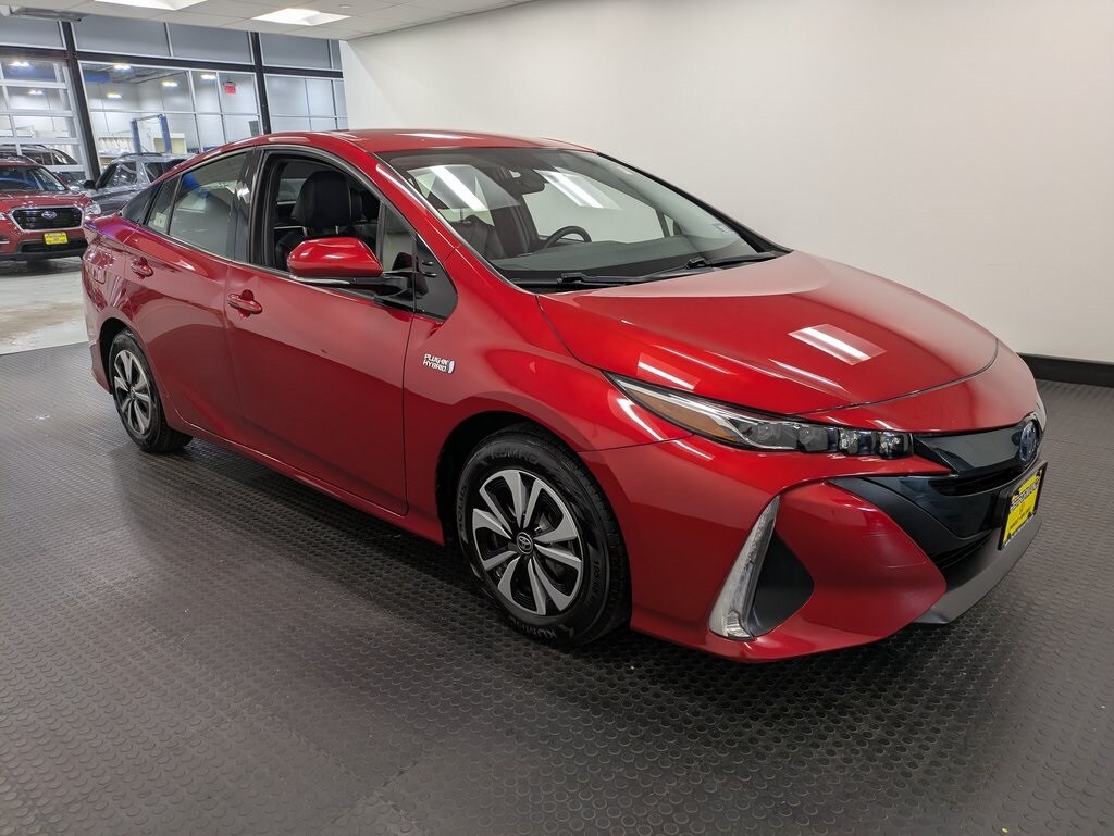 2017 Toyota Prius Prime Premium photo 2