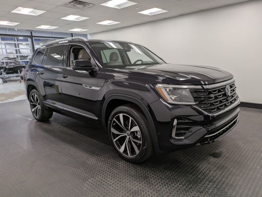 Used 2024 Volkswagen Atlas 2.0T SEL Premium R-Line SUV