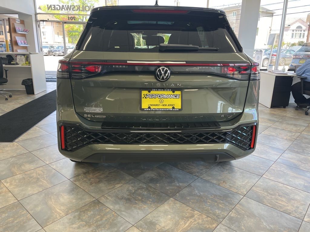 New 2026 Volkswagen Tiguan 2.0T SEL R-Line Turbo SUV
