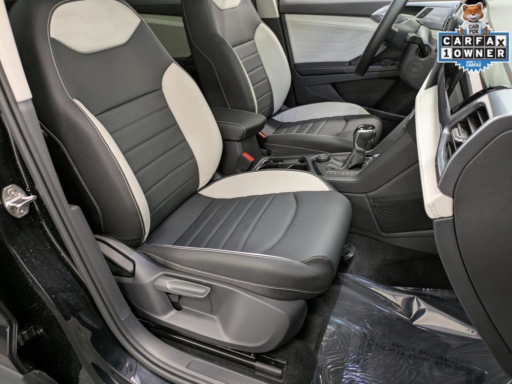 2025 Volkswagen Taos SEL - Photo 30