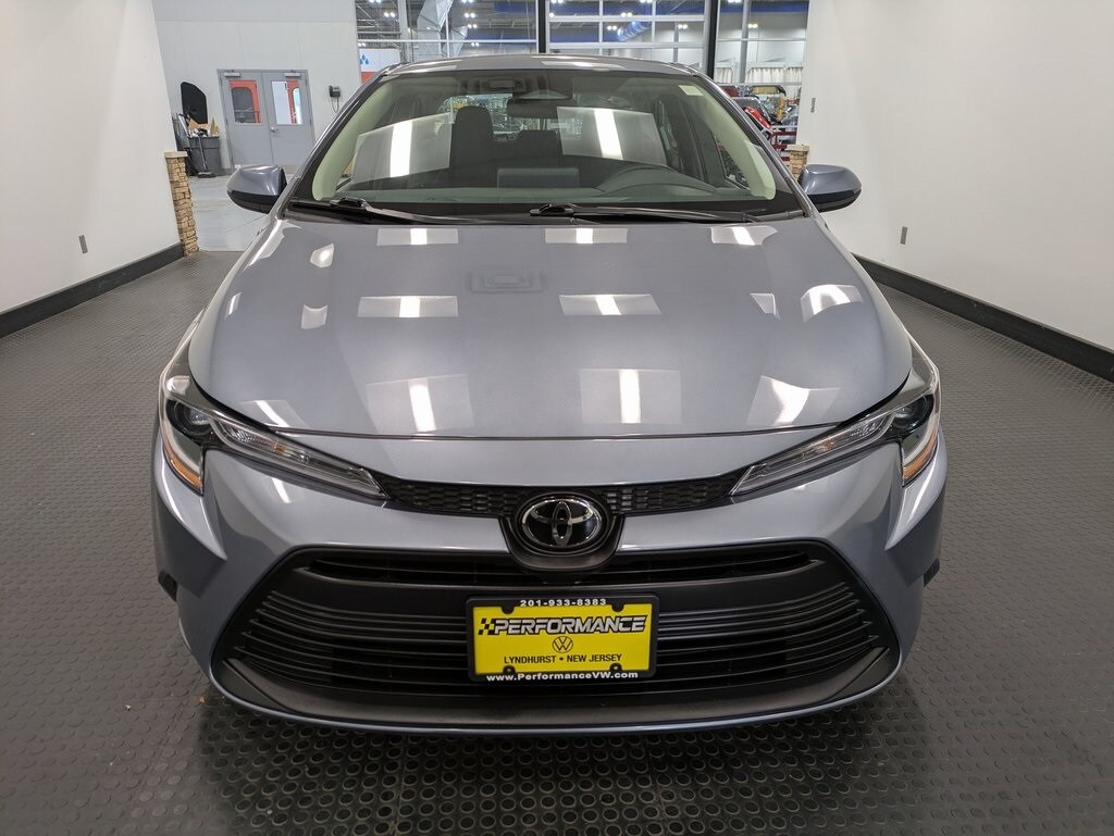 2024 Toyota Corolla LE photo 2