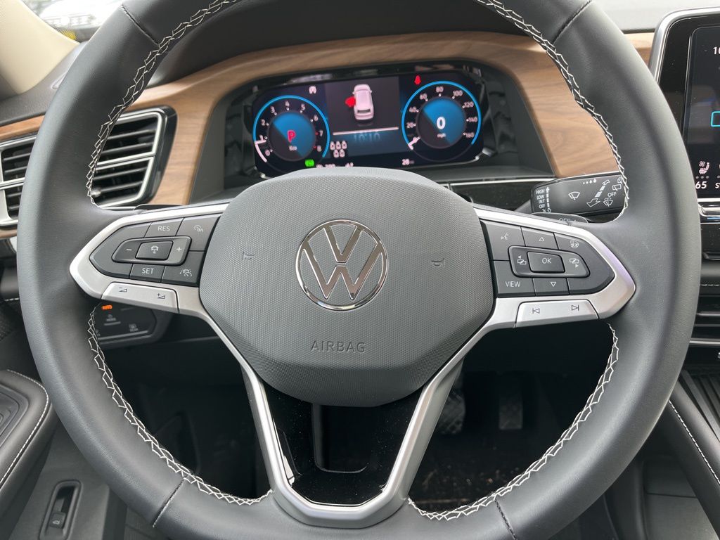 2025 Volkswagen Atlas SE w/Tech - Photo 20