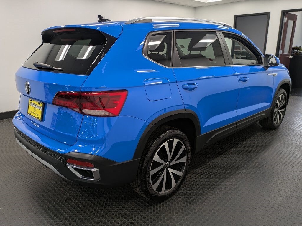 2022 Volkswagen Taos SE photo 4