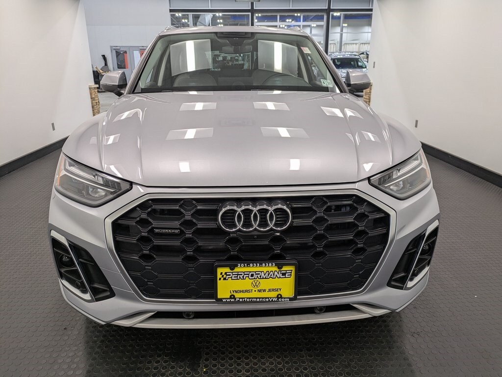 2022 Audi Q5 45 S line Premium photo 2