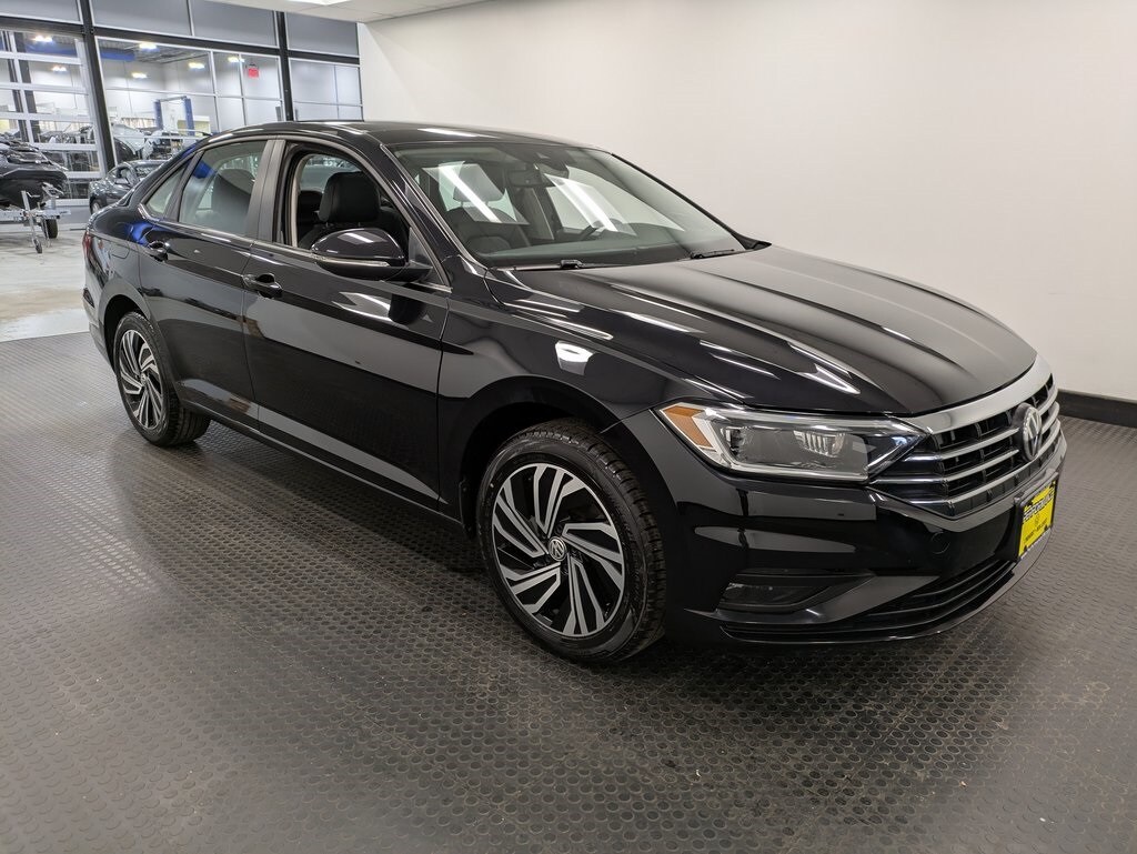 2021 Volkswagen Jetta SEL Premium photo 3