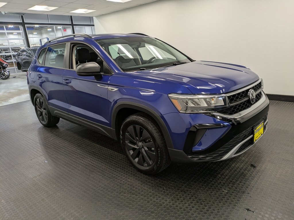 2022 Volkswagen Taos S photo 3
