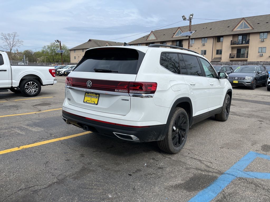 2025 Volkswagen Atlas SE w/Tech - Photo 6