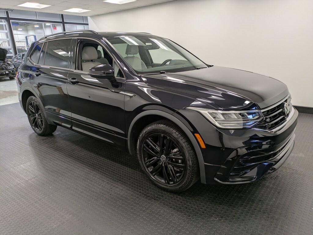 2022 Volkswagen Tiguan SE R-Line Black photo 3