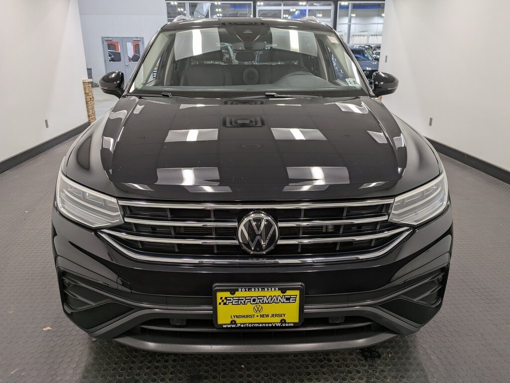 2022 Volkswagen Tiguan SE photo 2