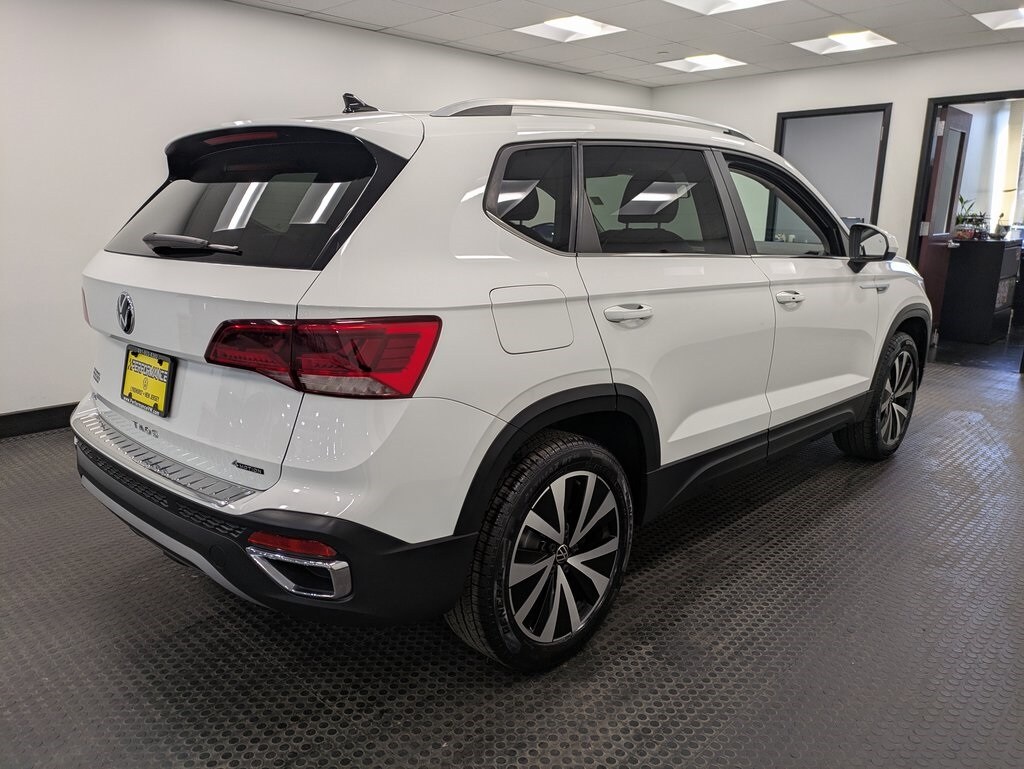 2022 Volkswagen Taos SE photo 4