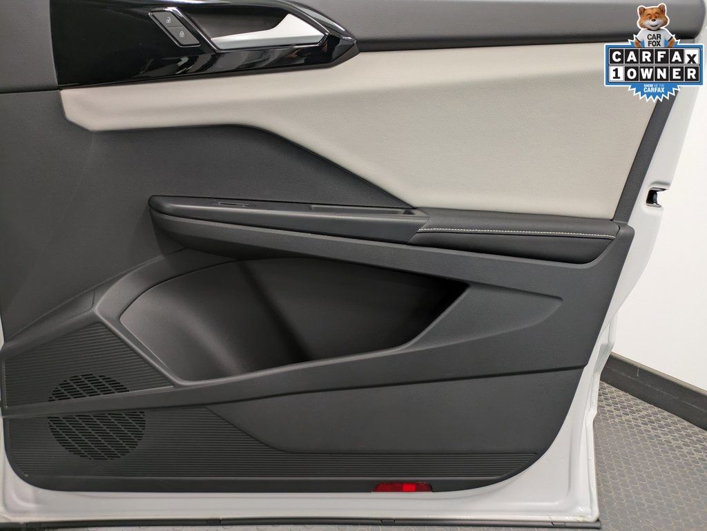 2025 Volkswagen Taos S - Photo 32