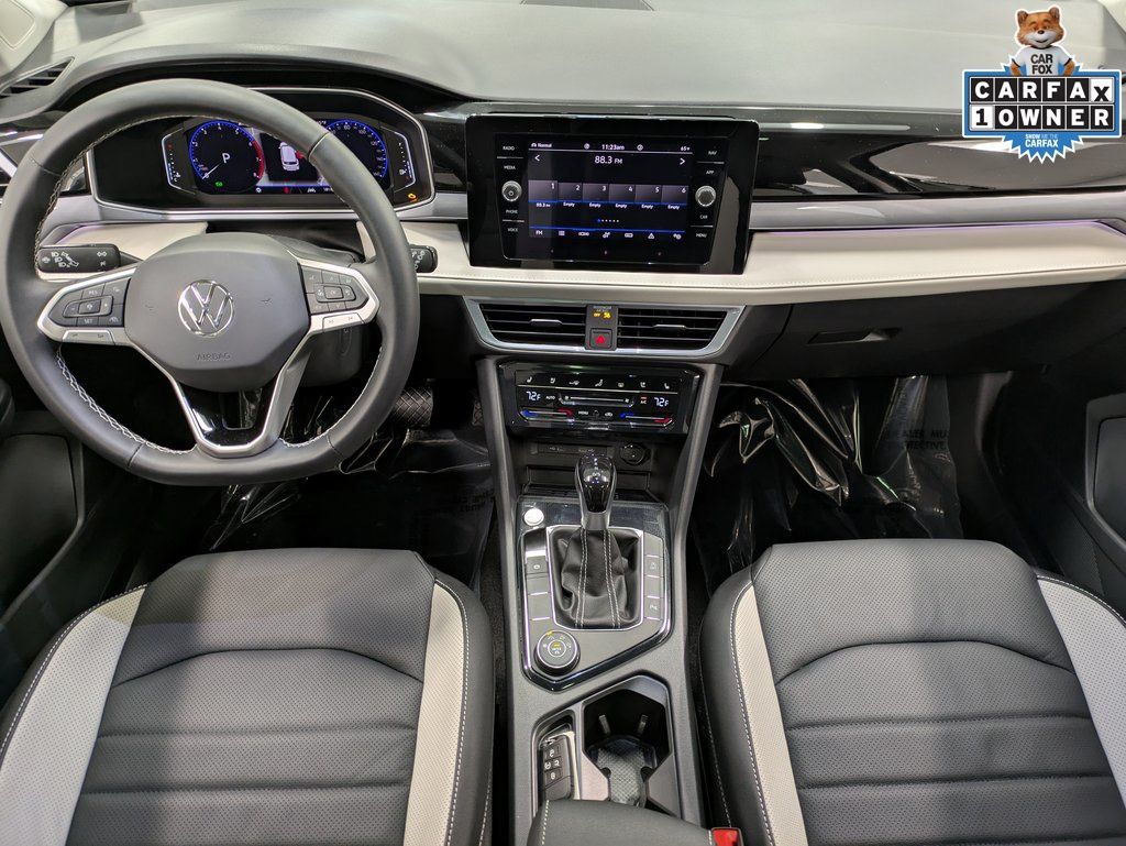 2025 Volkswagen Taos SEL - Photo 25