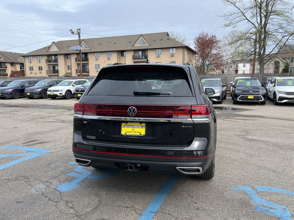 2025 Volkswagen Atlas SE w/Tech - Photo 6