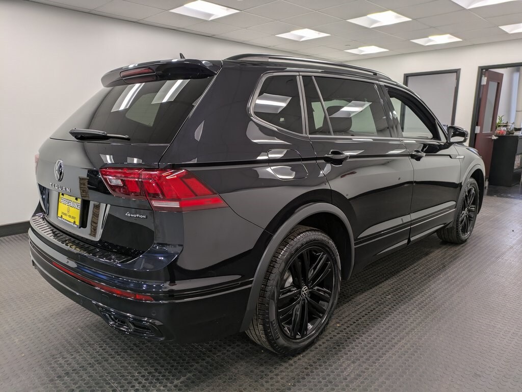 2022 Volkswagen Tiguan SE R-Line Black photo 3