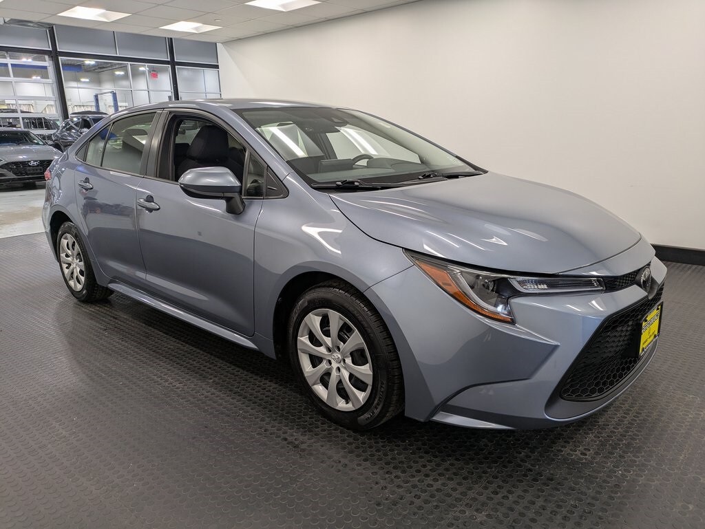 2022 Toyota Corolla LE photo 3
