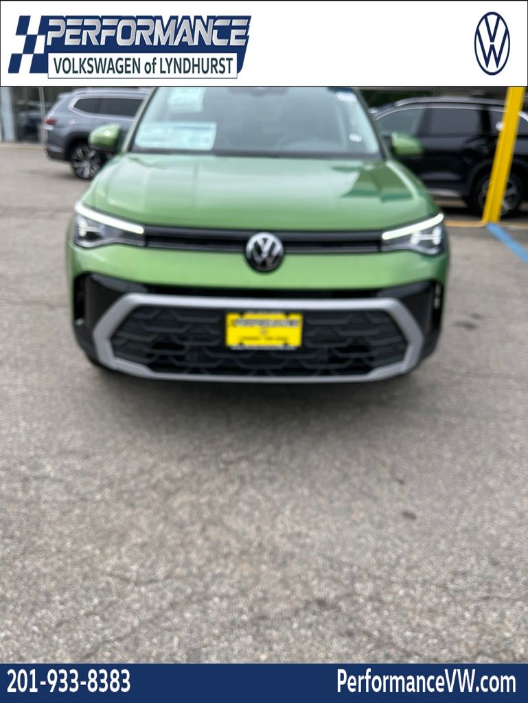 2026 Volkswagen Taos 1.5T SE 4Motion's photo