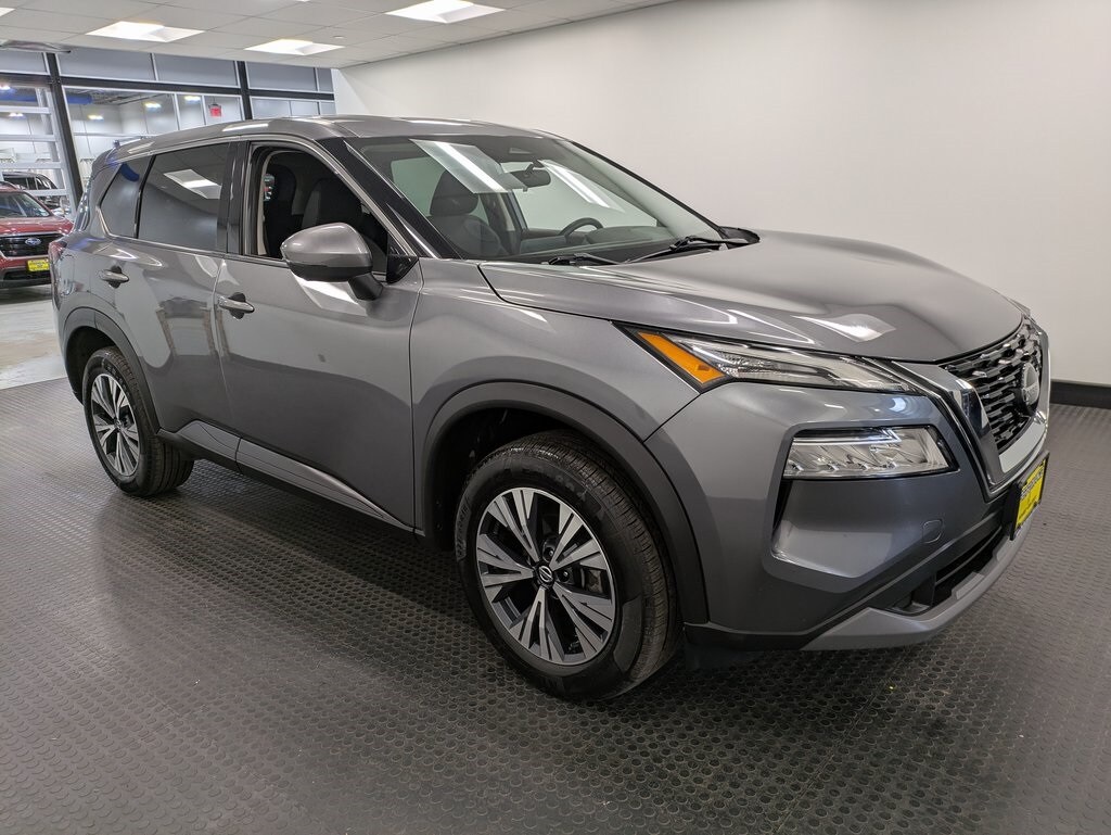2021 Nissan Rogue SV photo 2