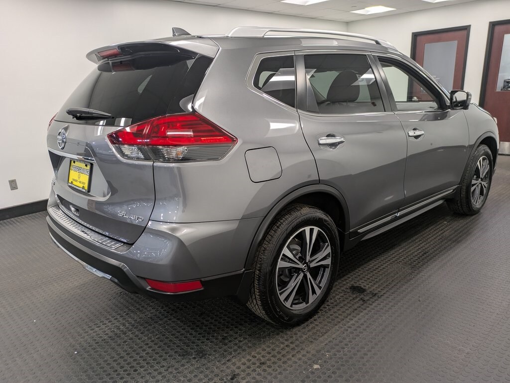 2017 Nissan Rogue SL photo 4