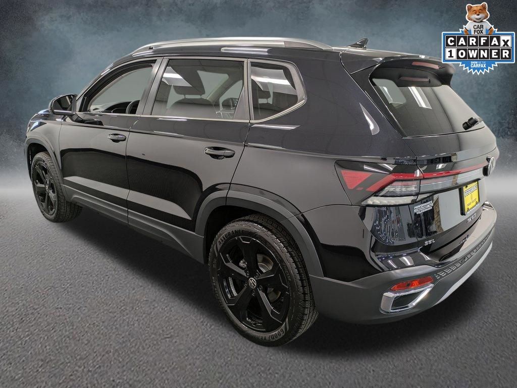2025 Volkswagen Taos SEL - Photo 7