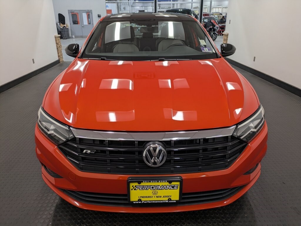 2019 Volkswagen Jetta R-Line photo 2