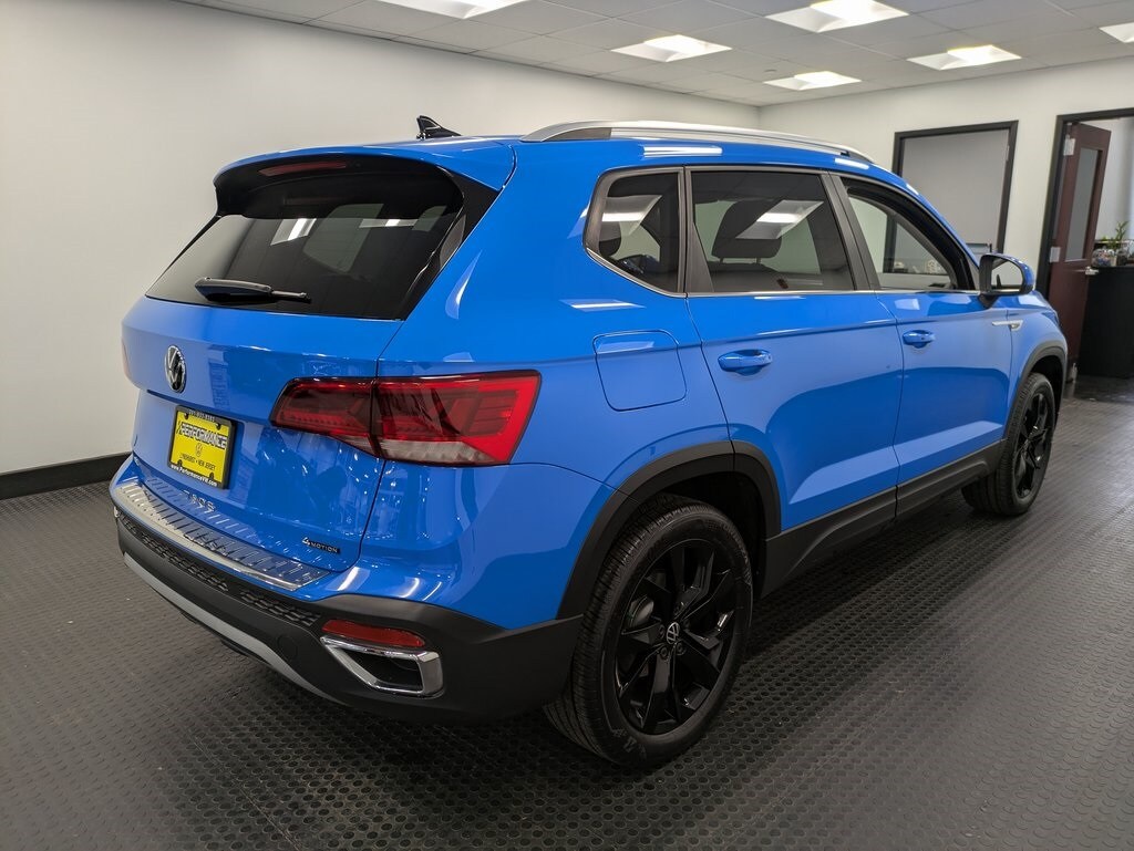 2023 Volkswagen Taos SE photo 4