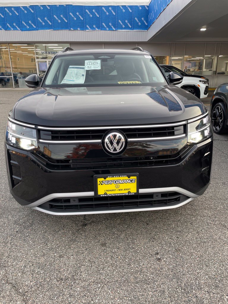 2027 Volkswagen Atlas SE w/Technology SUV