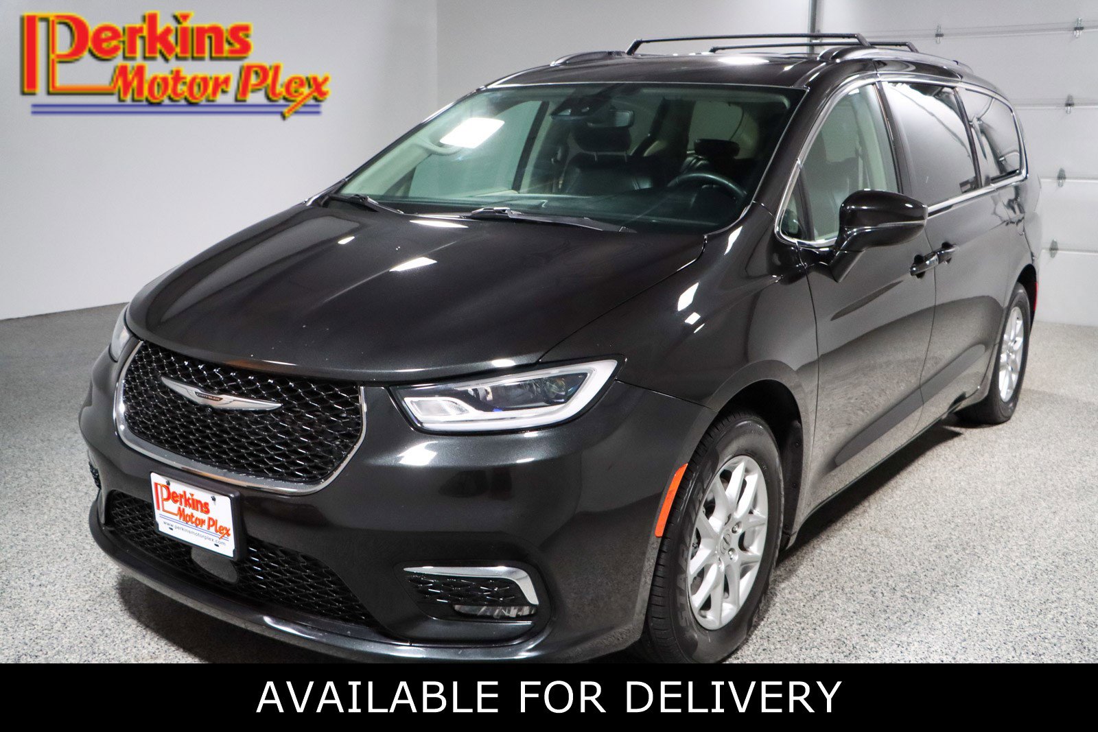 2022 Chrysler Pacifica Touring L's photo