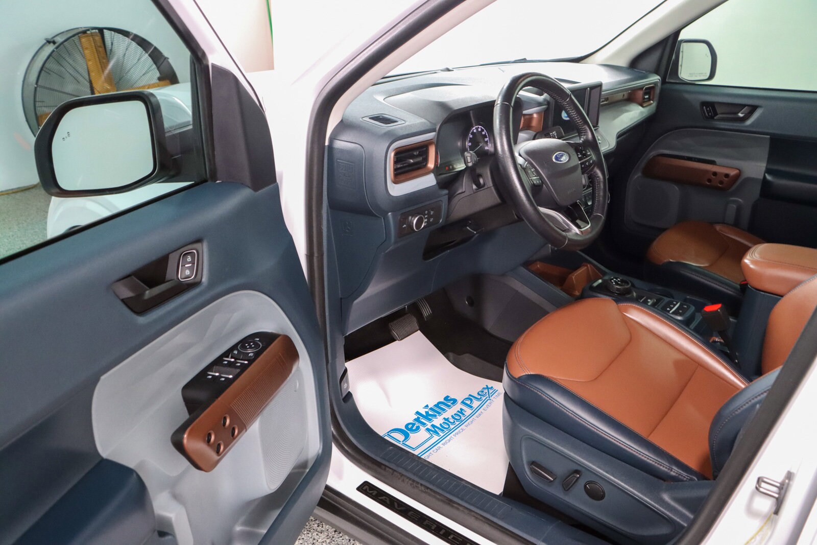 2022 Ford Maverick Lariat photo 2