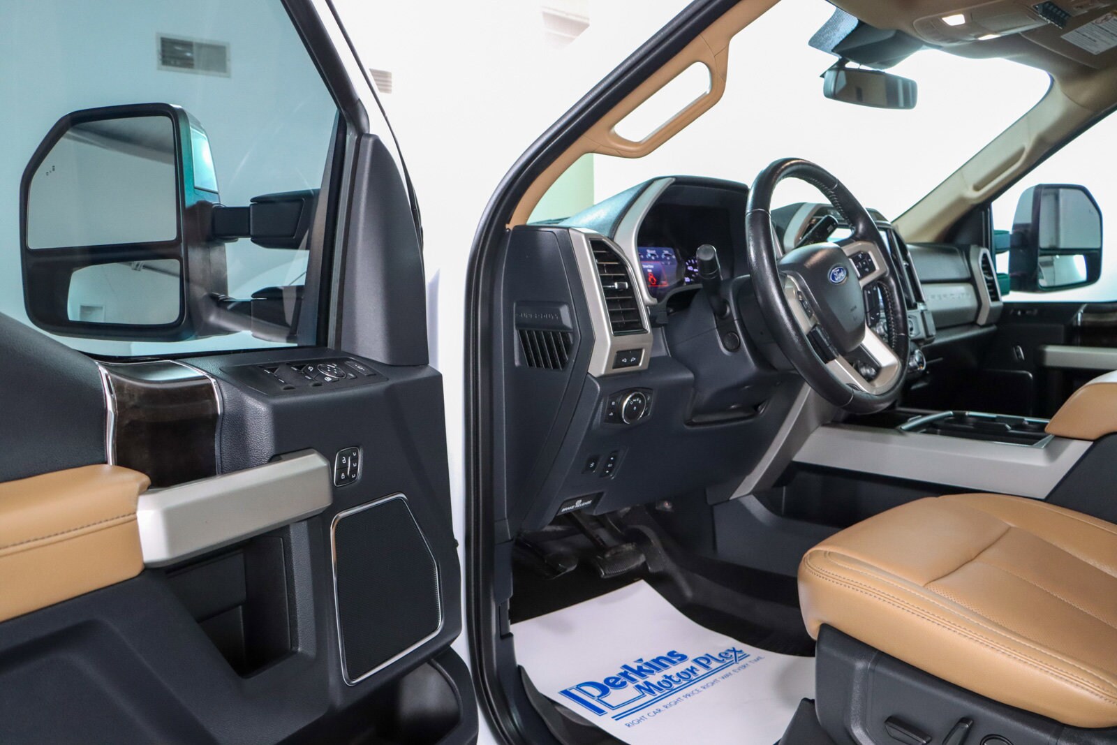 2022 Ford F-250 Lariat photo 2