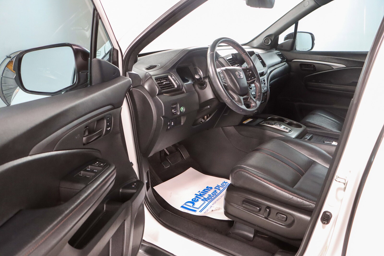 2022 Honda Pilot TrailSport photo 2