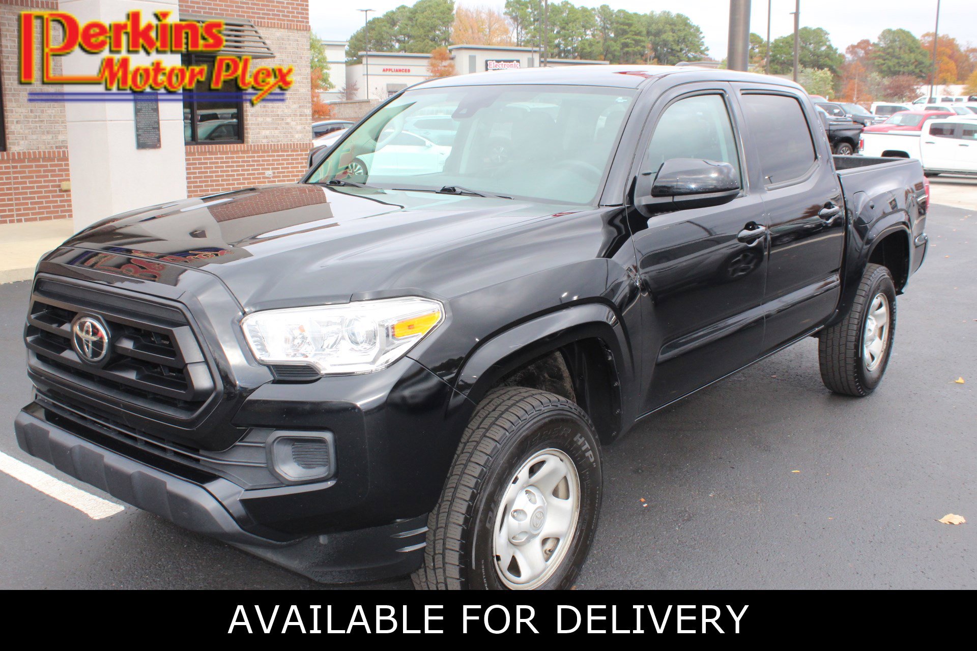 2020 Toyota Tacoma SR's photo