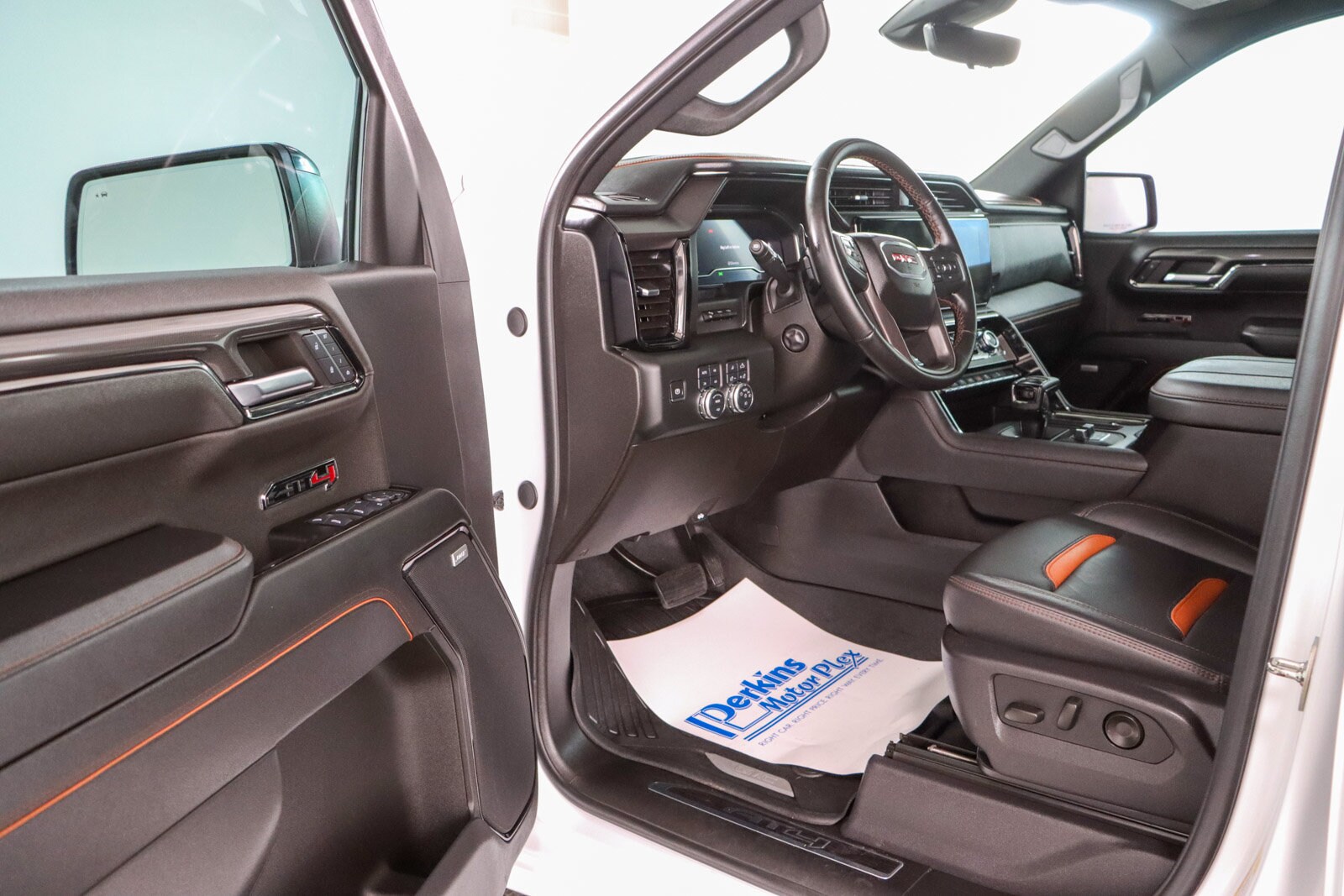 2024 GMC Sierra 1500 AT4 - Photo 4