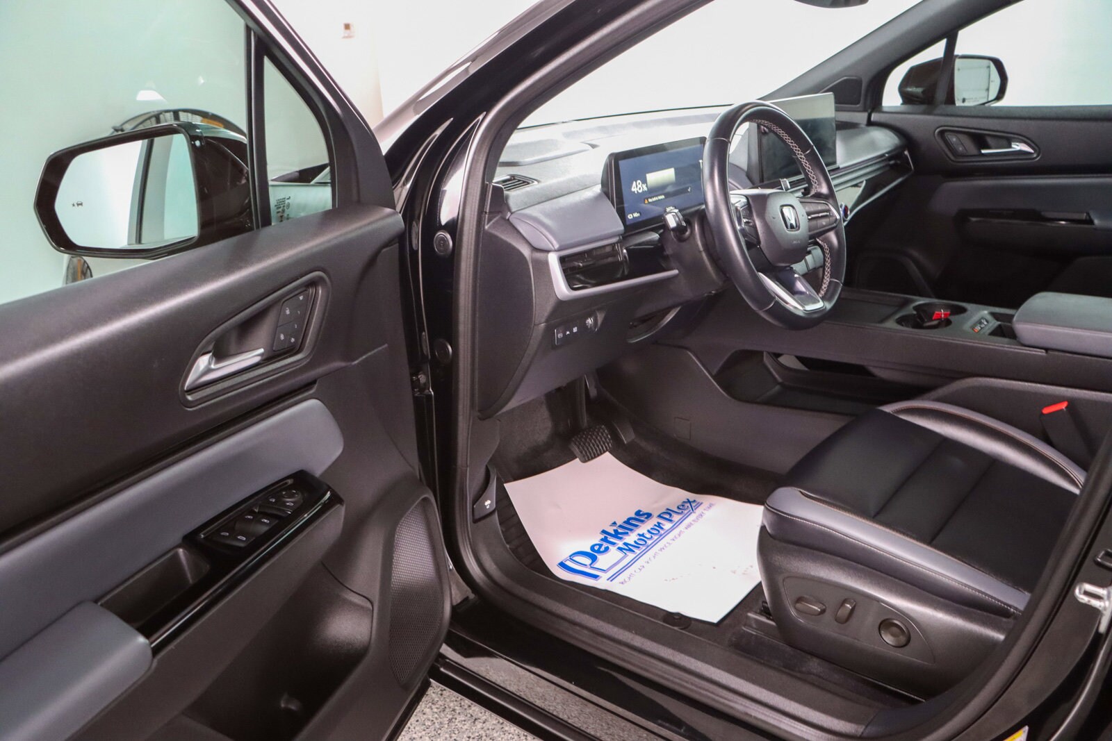 2024 Honda Prologue Touring photo 2