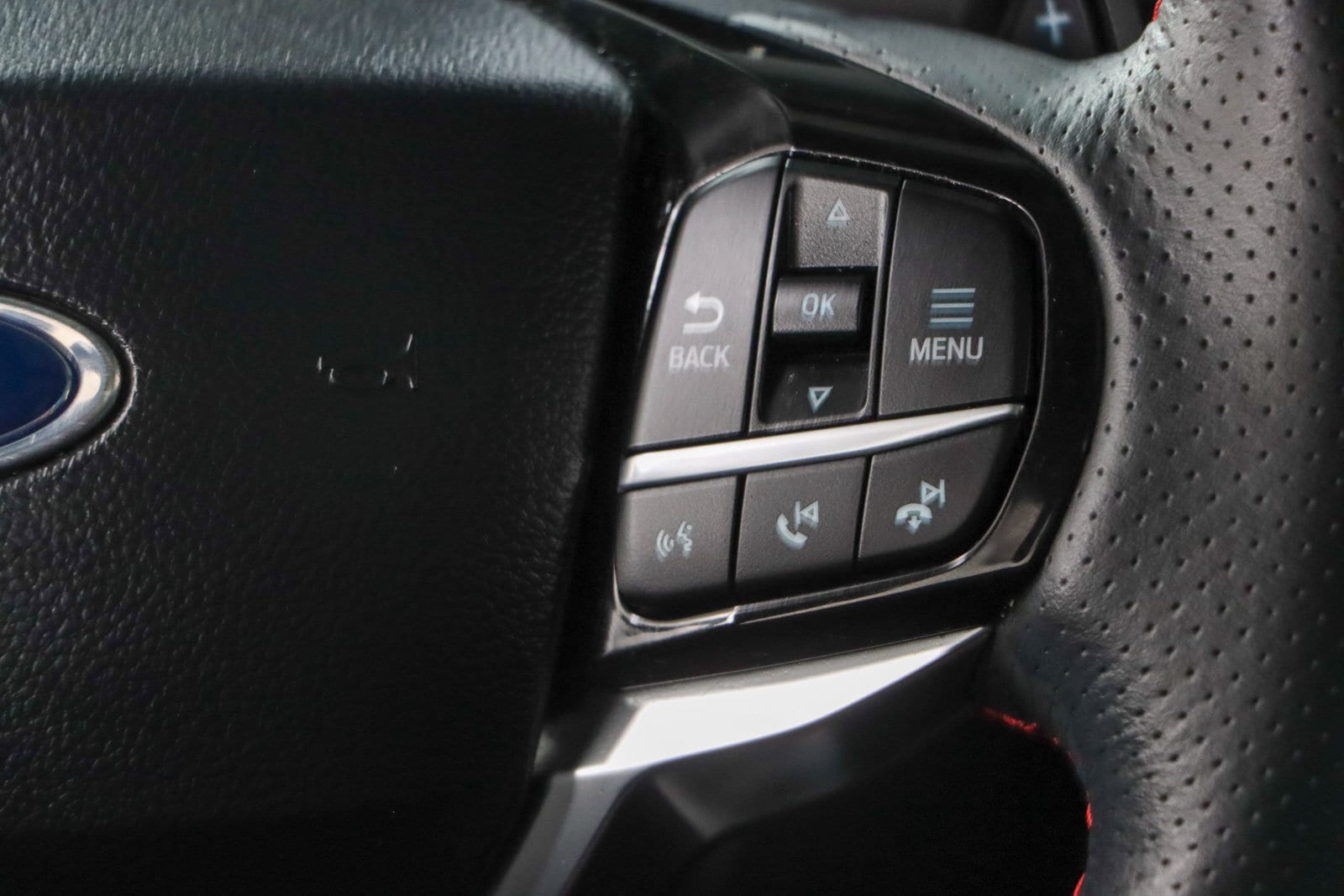 2025 Ford Explorer ST - Photo 14