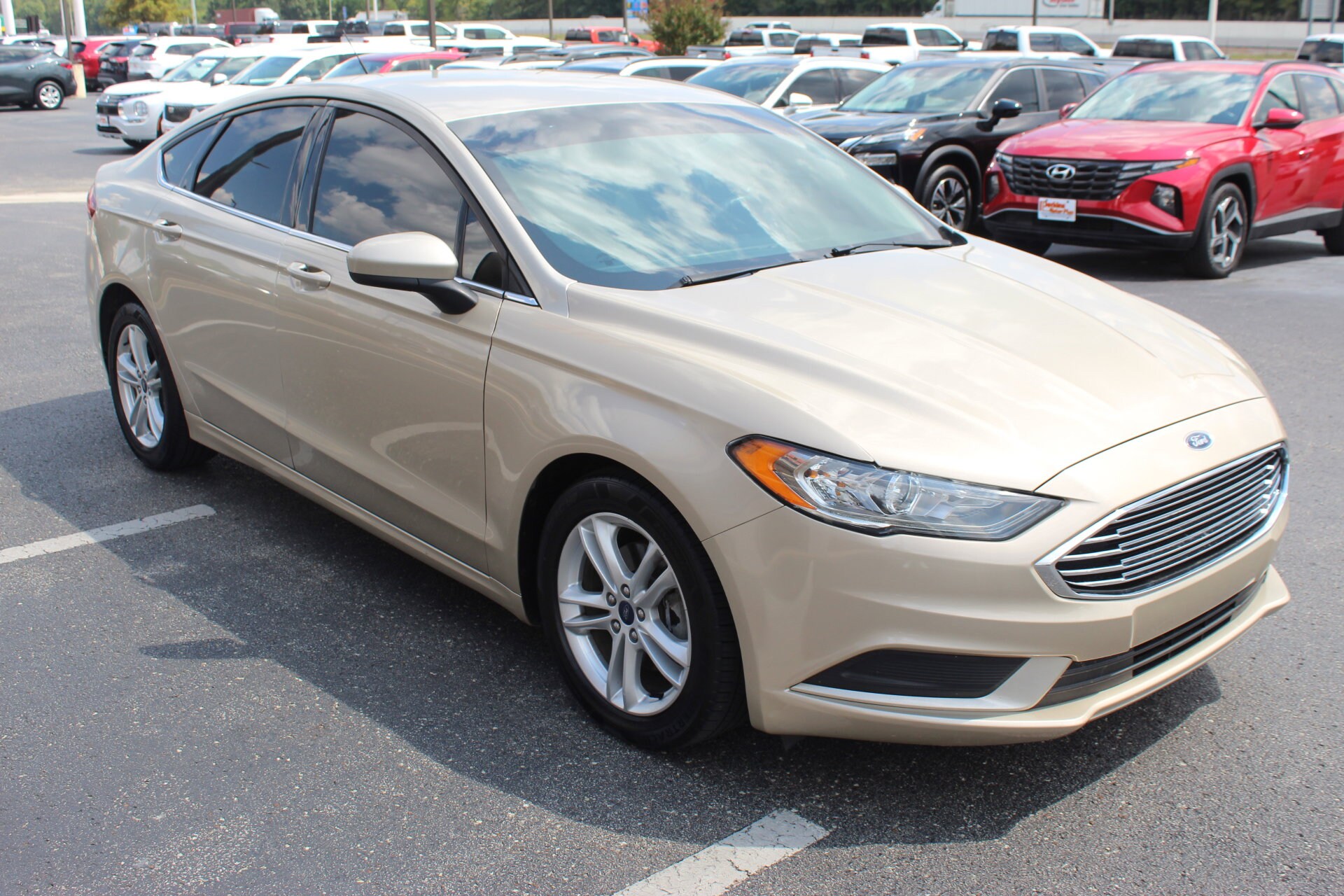 2018 Ford Fusion SE photo 2