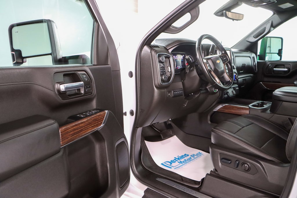 Used 2023 Chevrolet Silverado 2500HD High Country 4X4 Truck Crew Cab