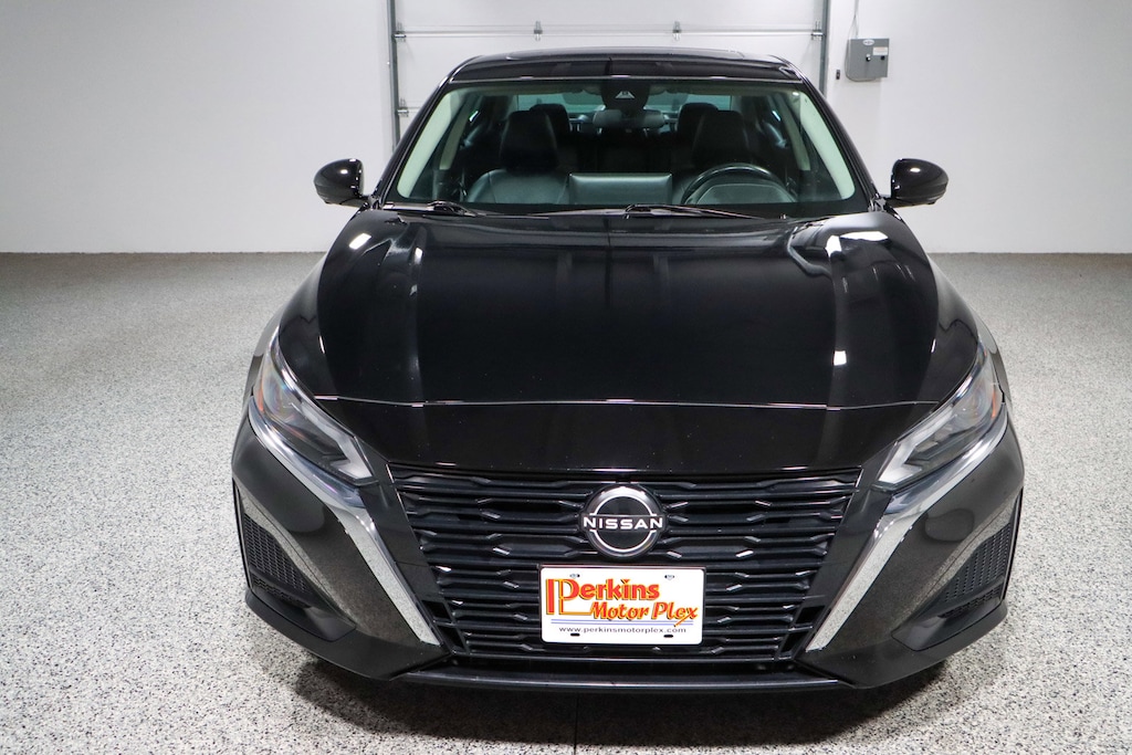 Used 2023 Nissan Altima SL Sedan