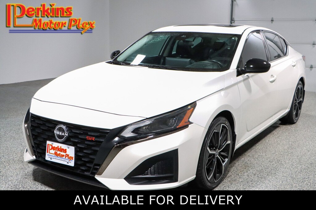 Used 2024 Nissan Altima SR Sedan