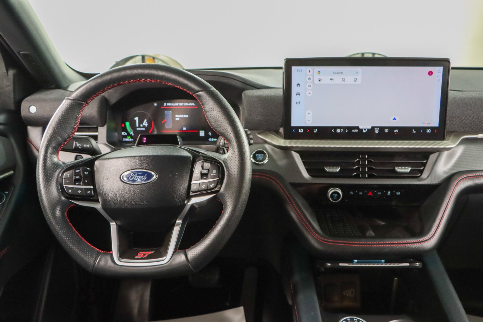 2025 Ford Explorer ST - Photo 17