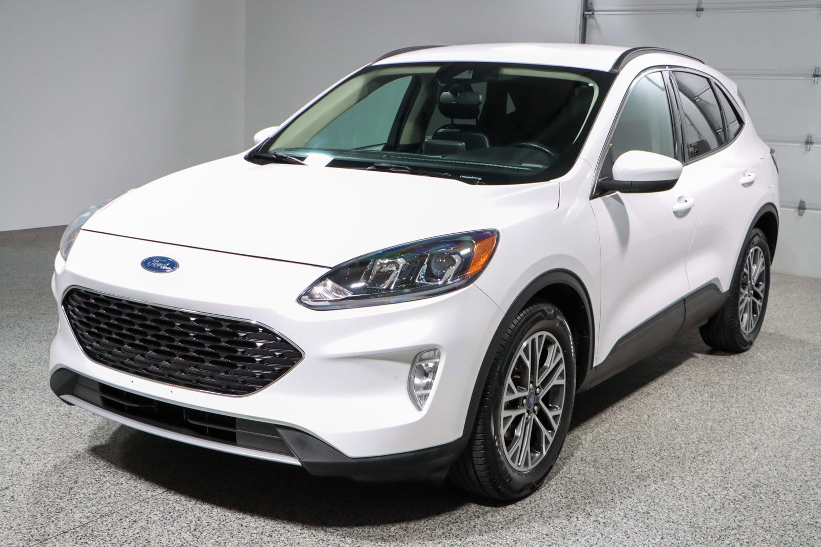 2020 Ford Escape SEL photo 2