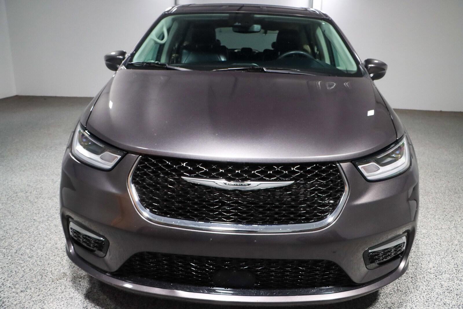 2023 Chrysler Pacifica Touring L photo 3
