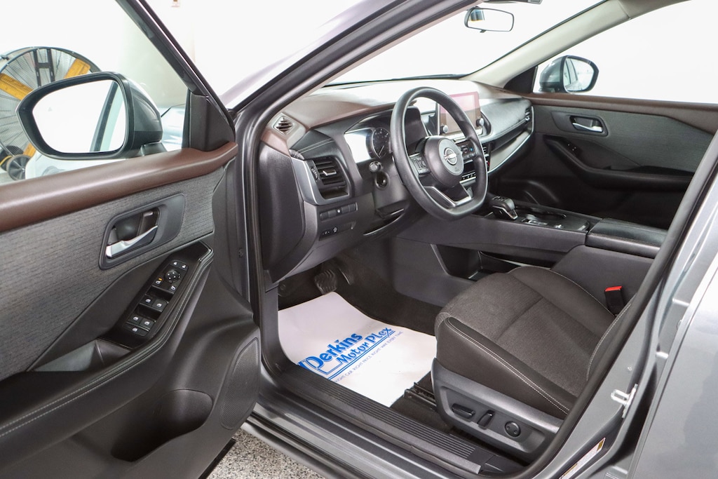 Used 2023 Nissan Rogue SV SUV