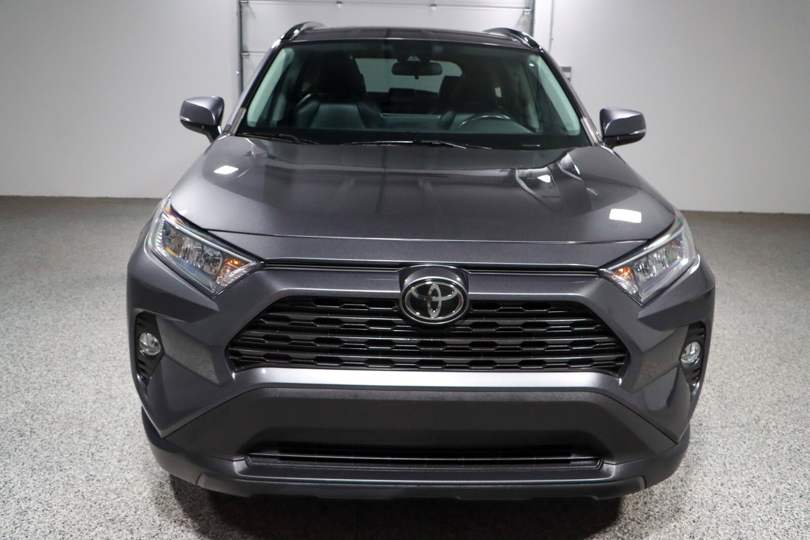 2021 Toyota RAV4 XLE Premium photo 3