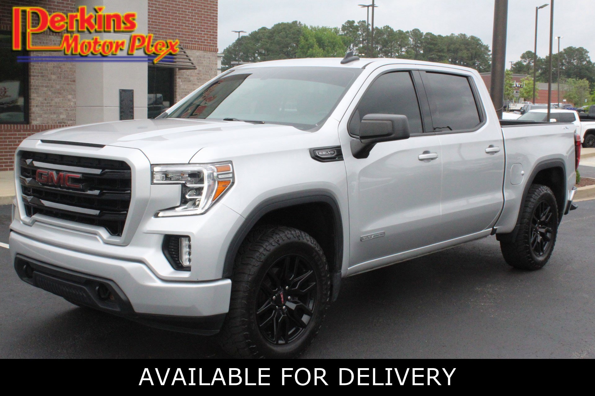 2022 GMC Sierra 4WD Crew Cab Short Box Elevation's photo