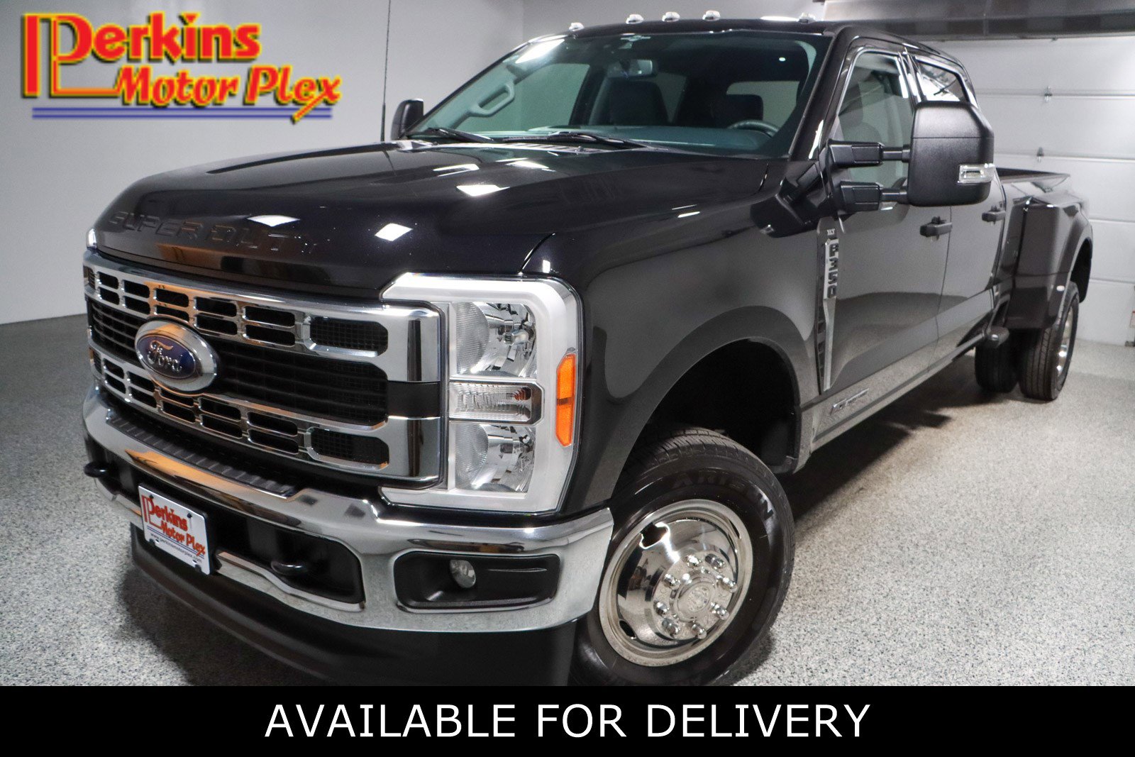 2023 Ford F-350 XLT 4x4 Crew Cab 8' Box DRW's photo