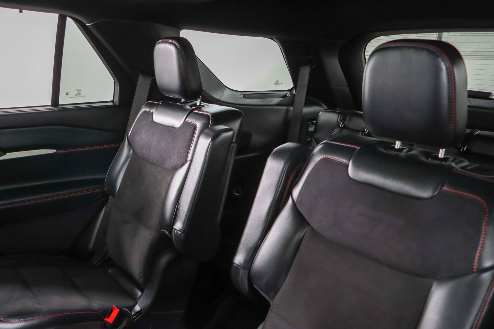 2025 Ford Explorer ST - Photo 25
