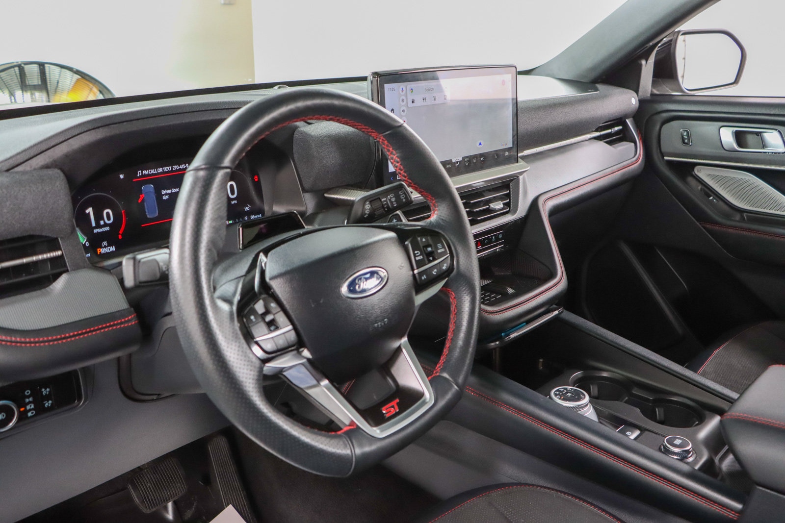 2025 Ford Explorer ST - Photo 23