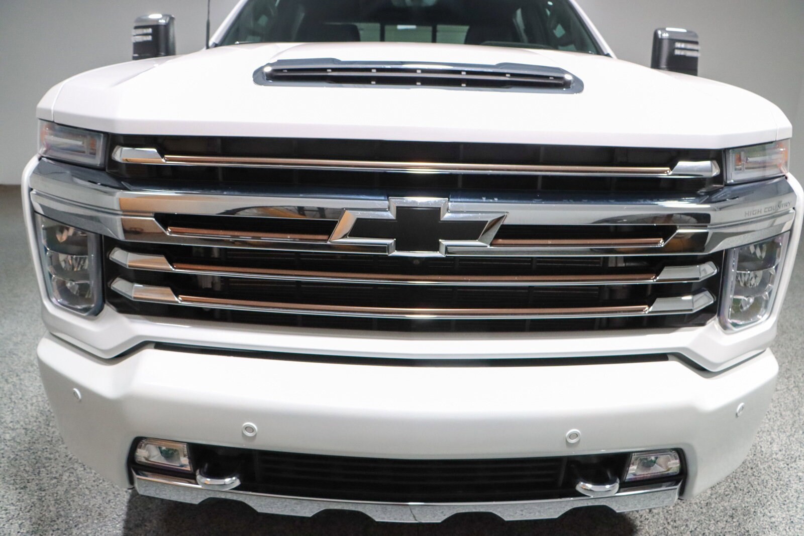2023 Chevrolet Silverado 2500HD High Country photo 3