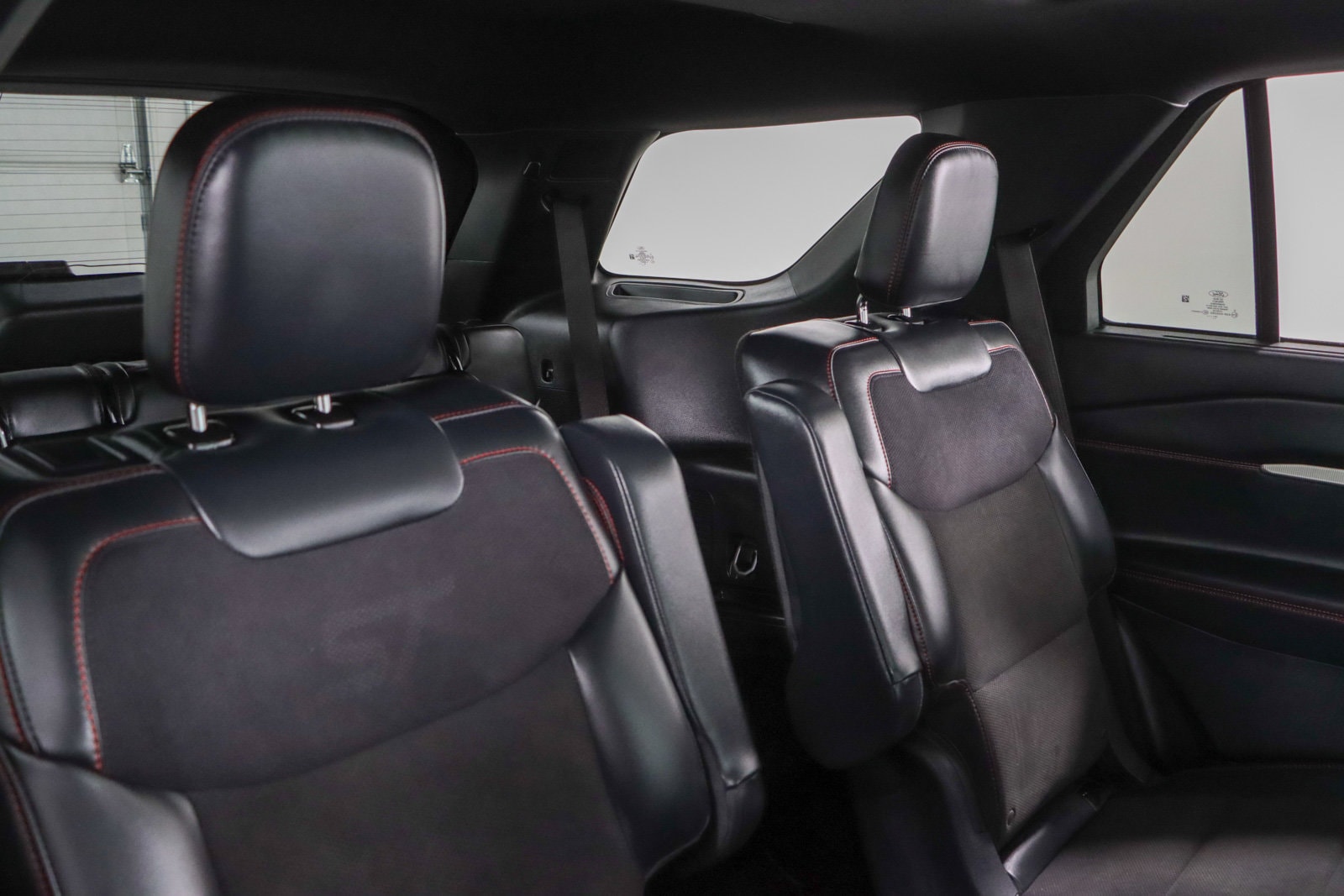 2025 Ford Explorer ST - Photo 29